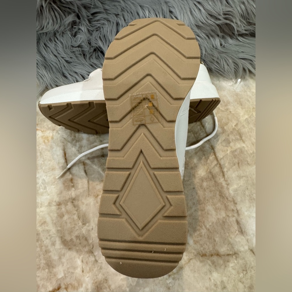 Michael by Michael Kors Women’s Elevated Platform Logo Design Sneakers. New - Picture 13 of 14